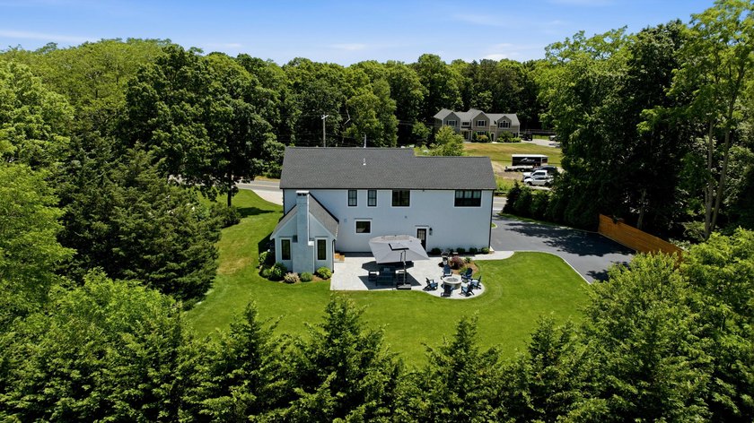 Rare opportunity to own an expansive modern farmhouse in the - photo 4