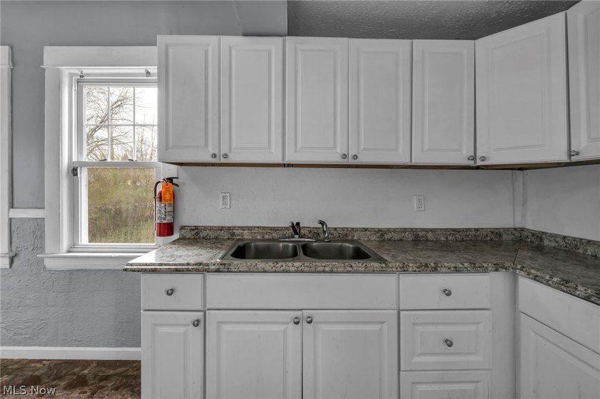 14819 Westropp Ave - photo 8