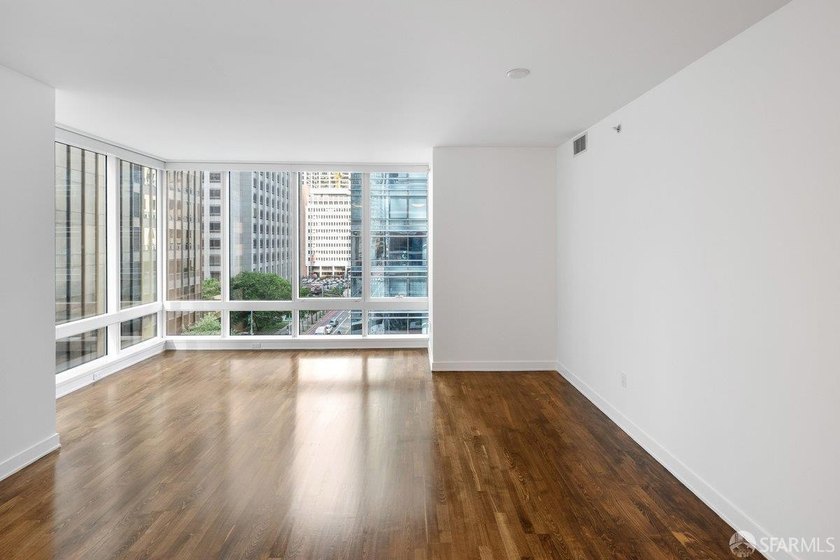 Exceptional value for the most desireable one bedroom plan in - photo 4
