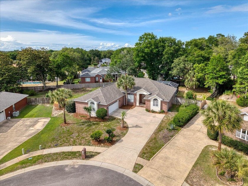 Welcome to Rocky Bayou Country Club Estates. This home offers a - photo 5