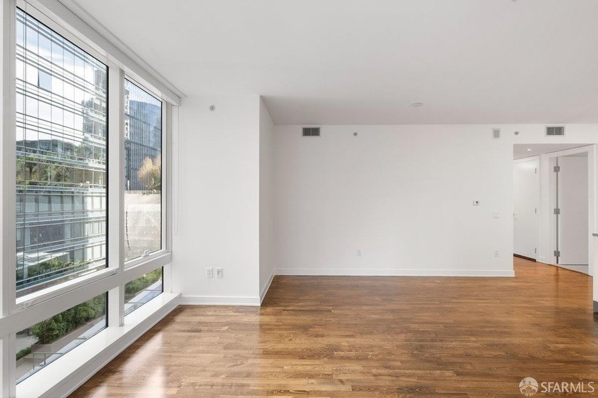Exceptional value for the most desireable one bedroom plan in - photo 8
