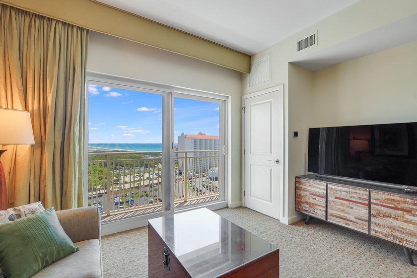 Experience the best of coastal resort living with this - photo 5