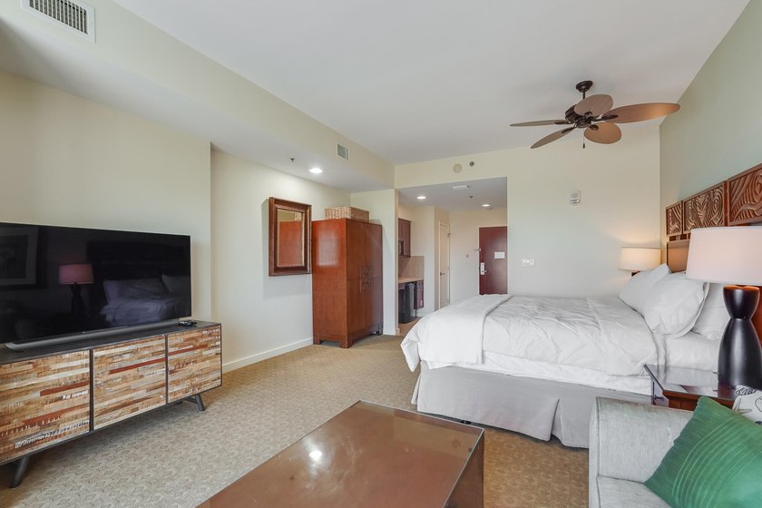Experience the best of coastal resort living with this - photo 8