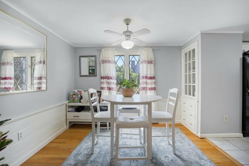 Welcome to 11 Gate Way in prestigious Gate Way Isles, where the - photo 10
