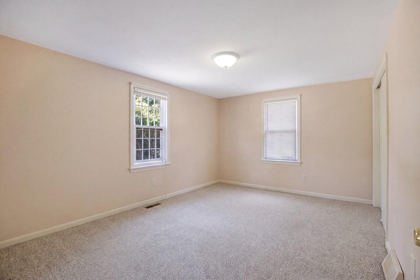 Welcome to 11A Gate Way, where the Cape Cod lifestyle you've - photo 8