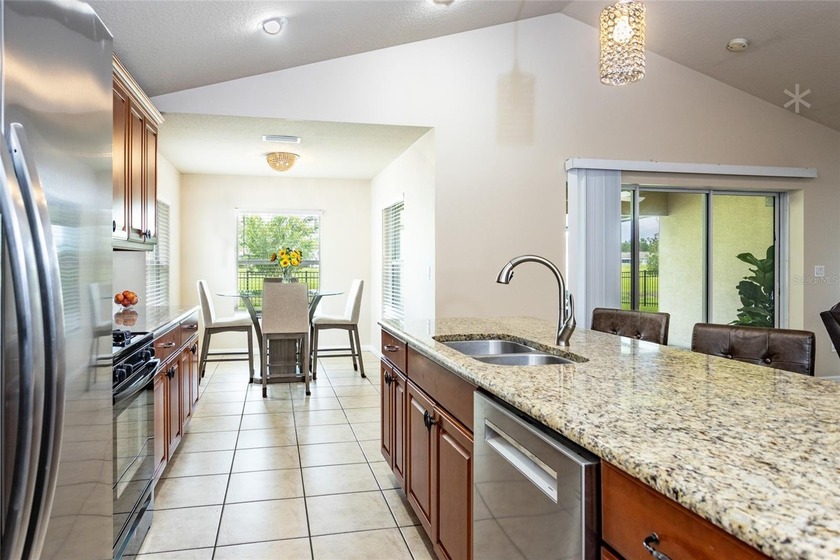 A rare block home in Grand Reserve, built by Viscomi - photo 6