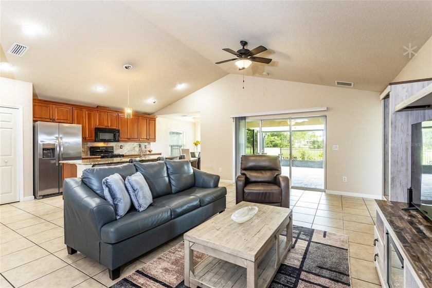 A rare block home in Grand Reserve, built by Viscomi - photo 9