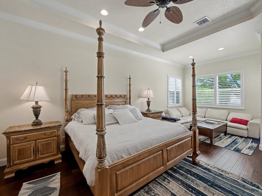 This stunning 5-bedroom, 4-bathroom residence offers the perfect - photo 16
