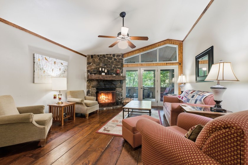 Welcome to Bear Creek Cabin, a private mountain retreat nestled - photo 2