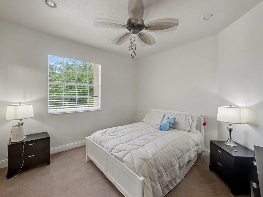 This stunning 5-bedroom, 4-bathroom residence offers the perfect - photo 22