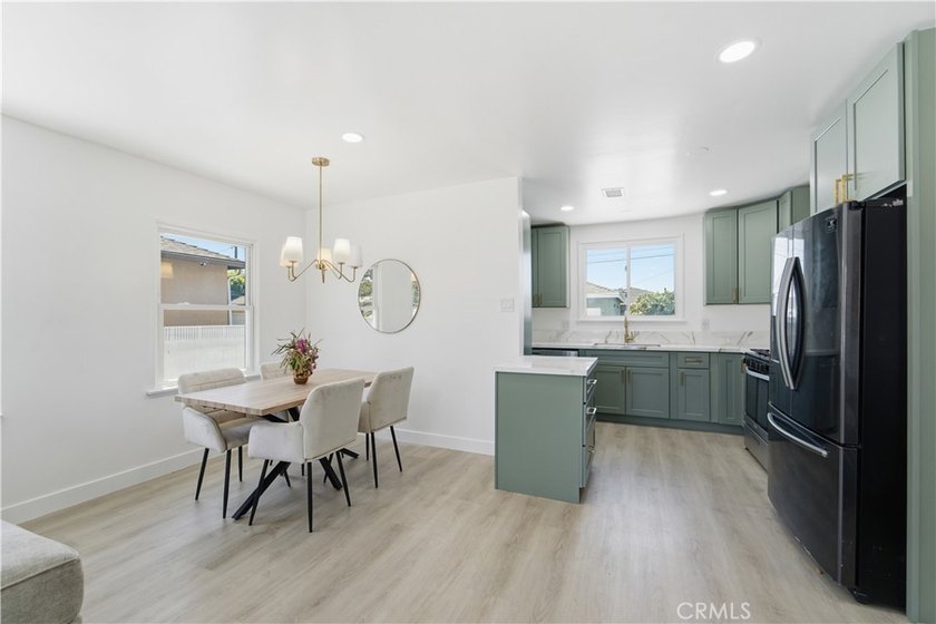 Welcome to sunny torrance. This home is a renovated modern 3 - photo 23