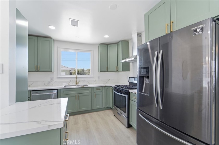 Welcome to sunny torrance. This home is a renovated modern 3 - photo 24