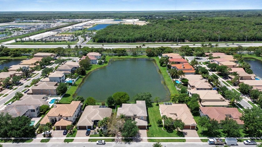 This stunning 5-bedroom, 4-bathroom residence offers the perfect - photo 37
