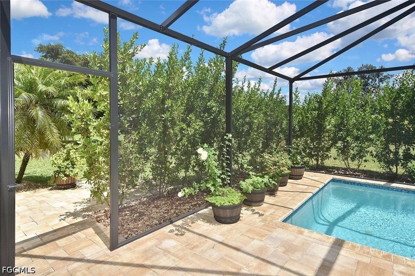 Welcome to this beautifully maintained Brookfield floor plan - photo 41