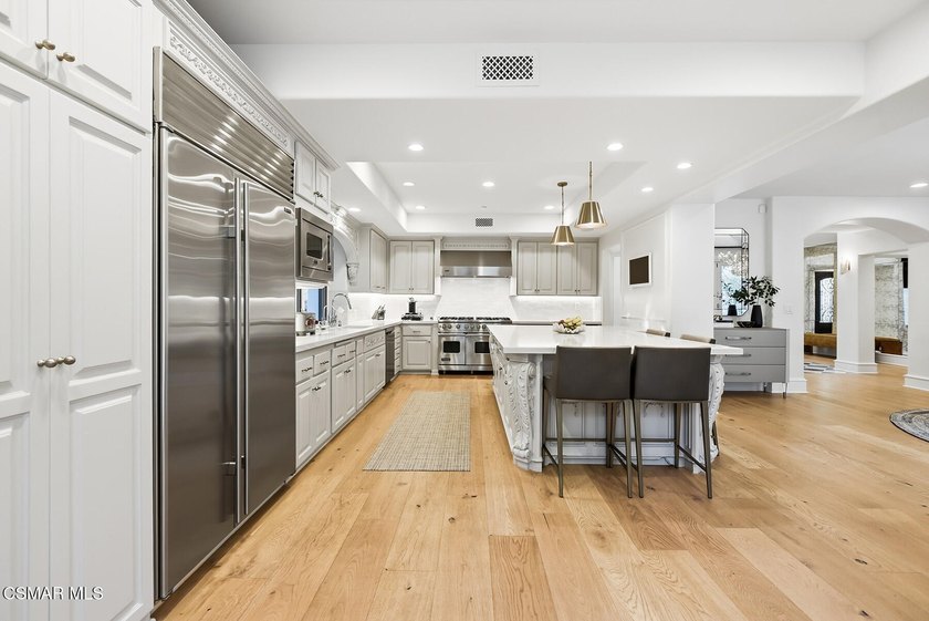 Absolutely striking transitional Mediterranean with a prime - photo 10