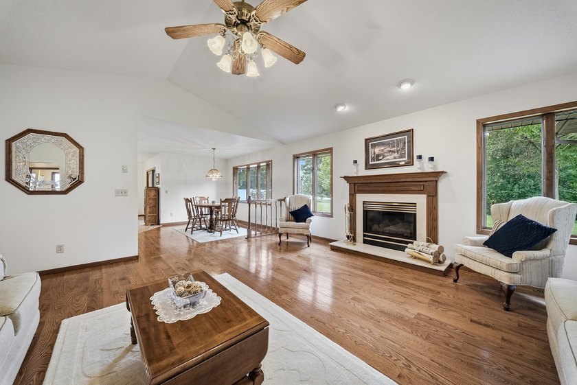 Beautifully maintained and set on a corner lot, this ranch-style - photo 8
