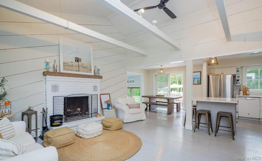 Indoor-Outdoor Living in Hampton Bays Situated south of the - photo 14