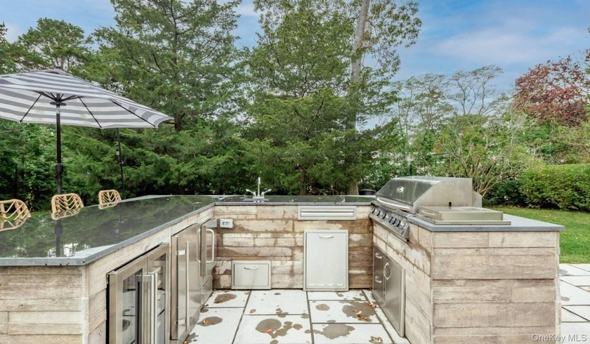 Indoor-Outdoor Living in Hampton Bays Situated south of the - photo 26