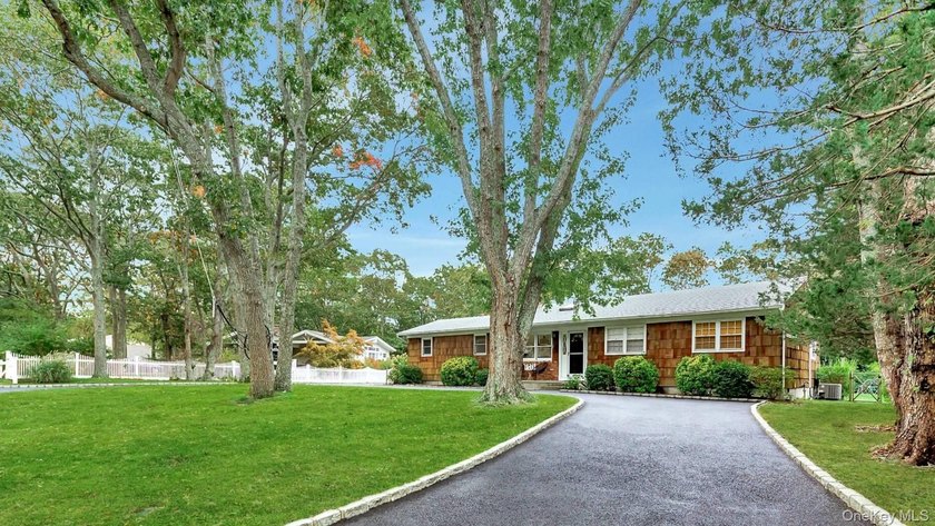 Indoor-Outdoor Living in Hampton Bays Situated south of the - photo 34