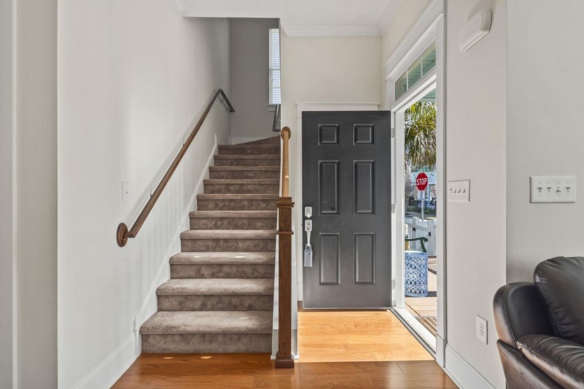 Open House from 12-2 ,July 18. -Looking for a charming home with - photo 8
