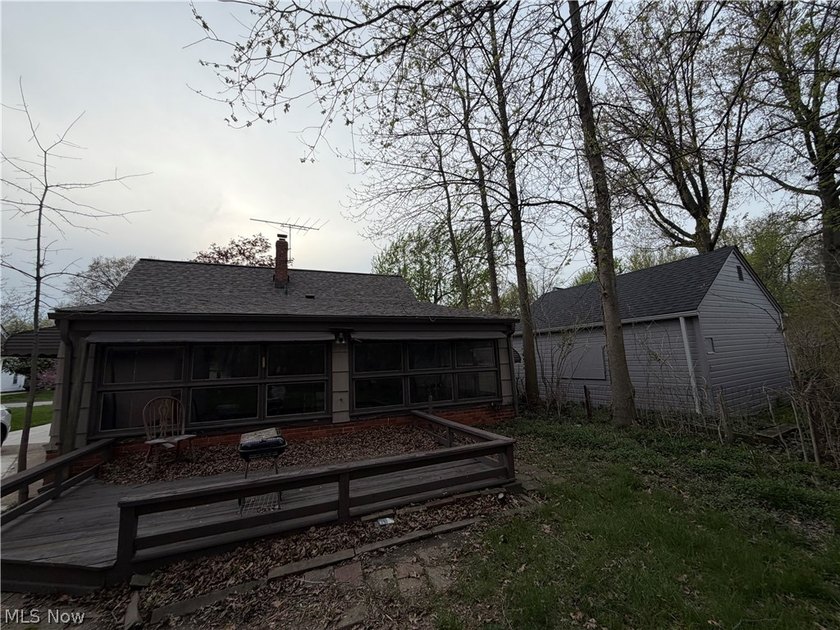 Opportunity meets potential in this one-of-a-kind Euclid - photo 4