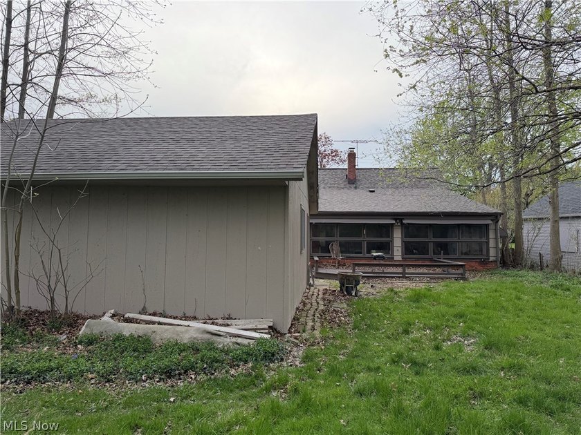 Opportunity meets potential in this one-of-a-kind Euclid - photo 5