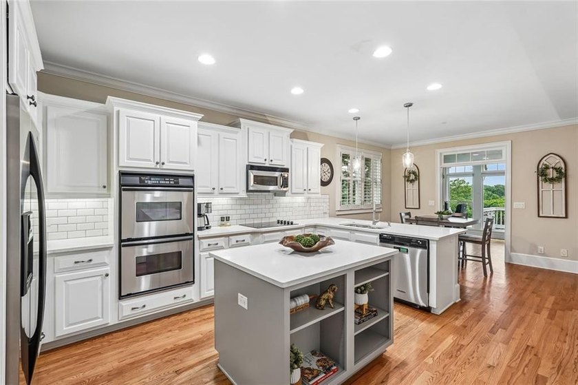 EXCEPTIONAL GOLF COURSE VIEWS! Set within the upscale Enclave - photo 17