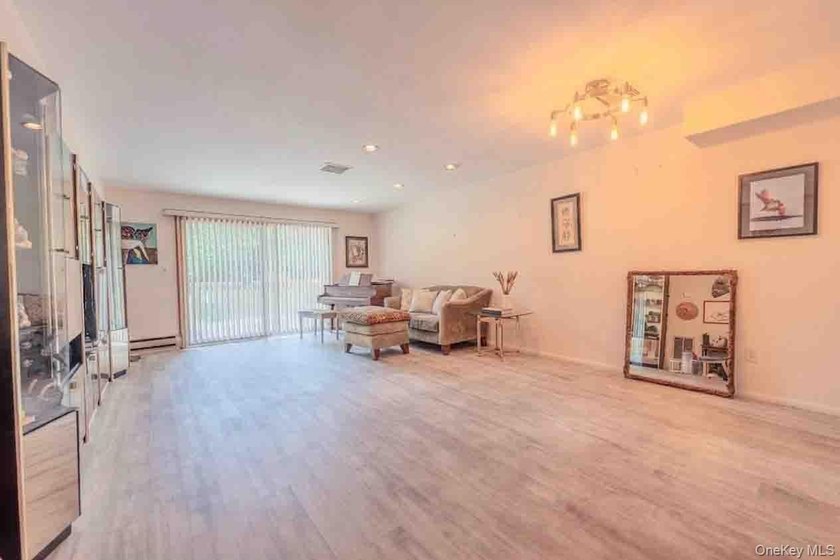 Pristinely maintained 2-bedroom, 1.5-bath duplex co-op in - photo 6