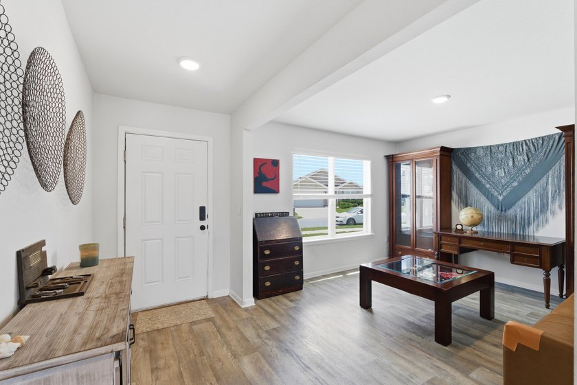 Discover this beautifully maintained 2019-built single-family - photo 4