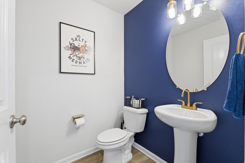 Discover this beautifully maintained 2019-built single-family - photo 6