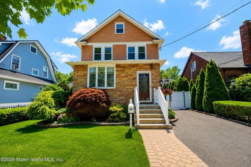 Welcome to 20 Bancroft Avenue - the wait is over! This - photo 2
