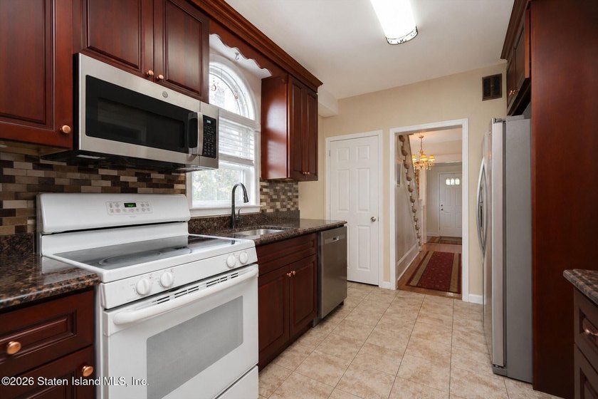 Welcome to 20 Bancroft Avenue - the wait is over! This - photo 8