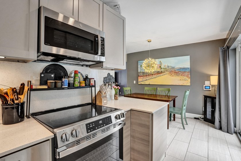 Welcome to this charming single-family residence located in East - photo 11