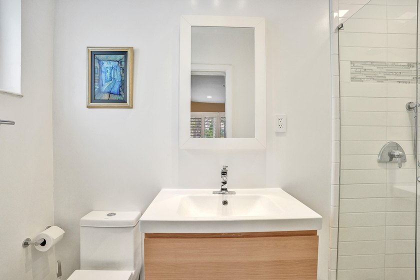 Welcome to this charming single-family residence located in East - photo 16