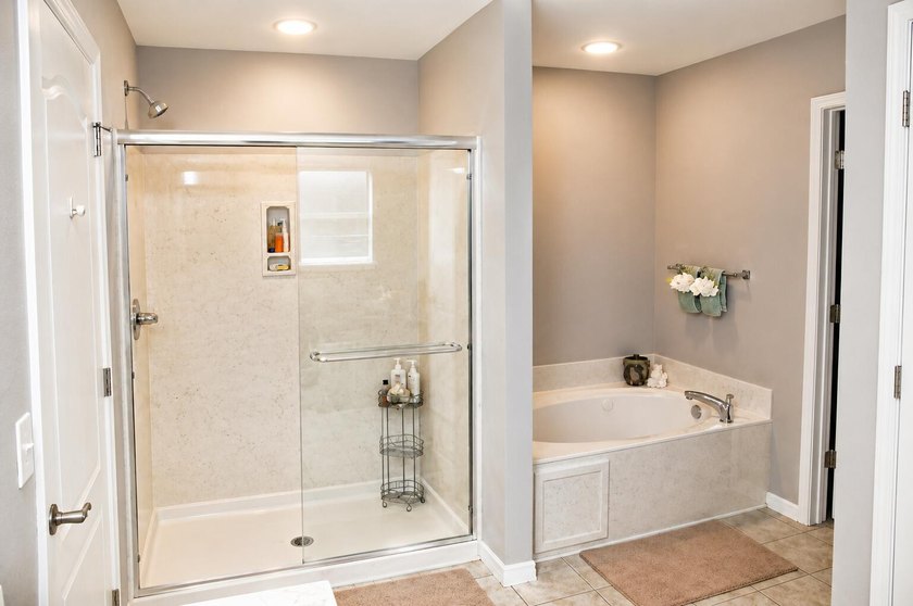 Coastal Convenience &amp; Spacious Living in Driftwood Estates with - photo 9