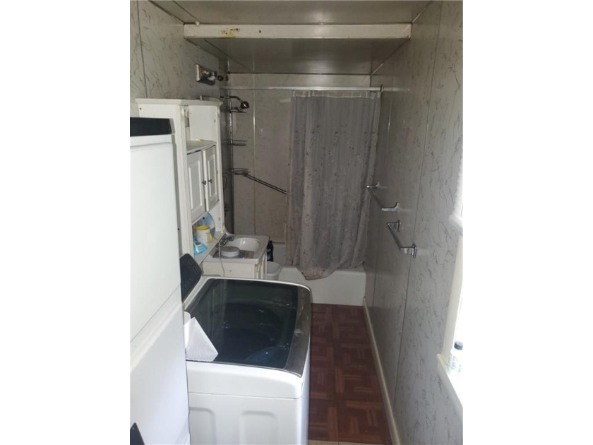 Attention investors, flippers, handy-women. This house needs a - photo 11