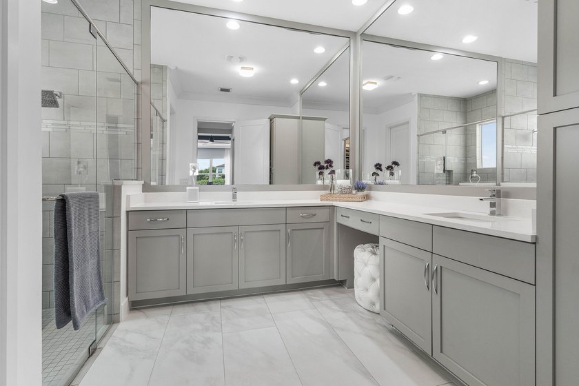 Beautiful one-story waterfront pool home in GL Homes' Dakota - photo 15