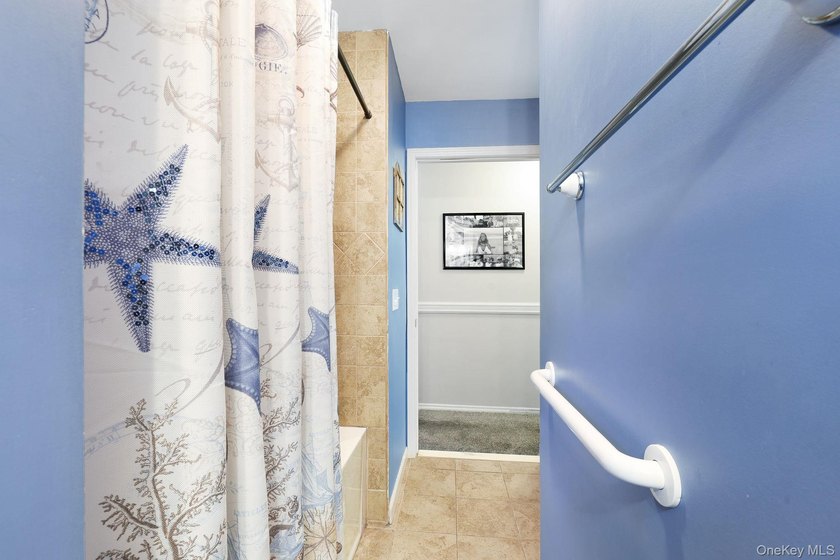 Tucked into one of Middletown's most well-kept and welcoming - photo 21