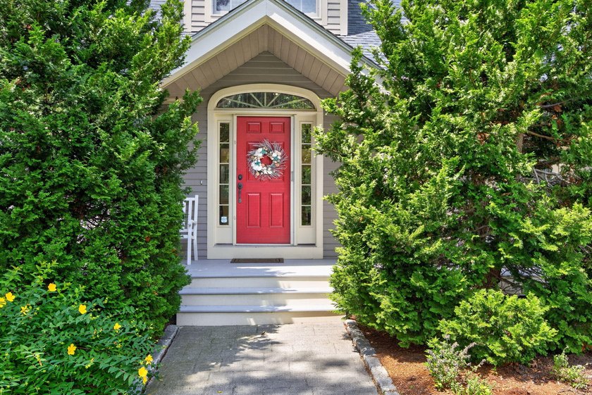 A rare opportunity to own a custom built luxury residence - photo 3