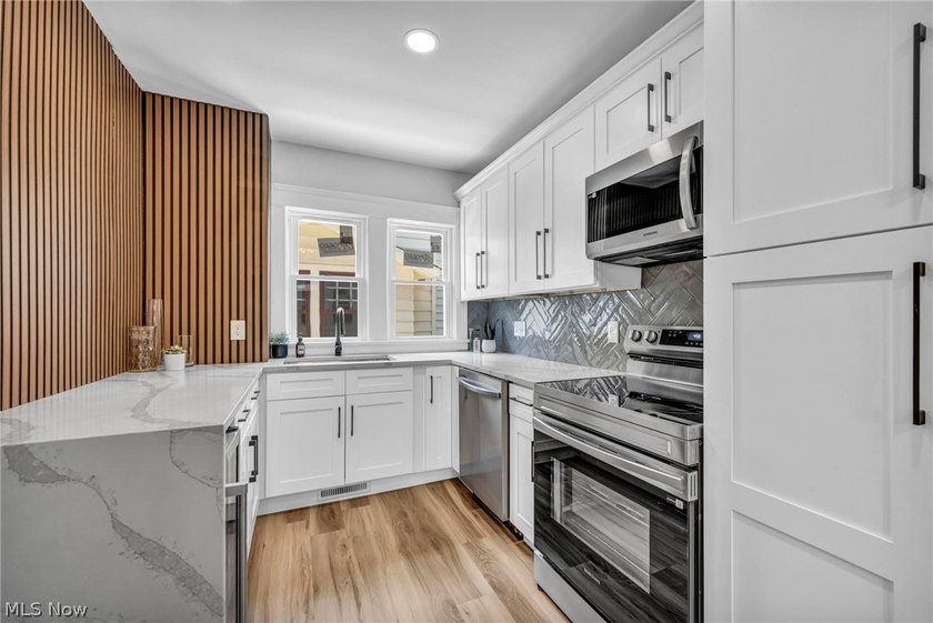 Welcome to this fully updated 3 bedrooms, 2 full bath home in - photo 5