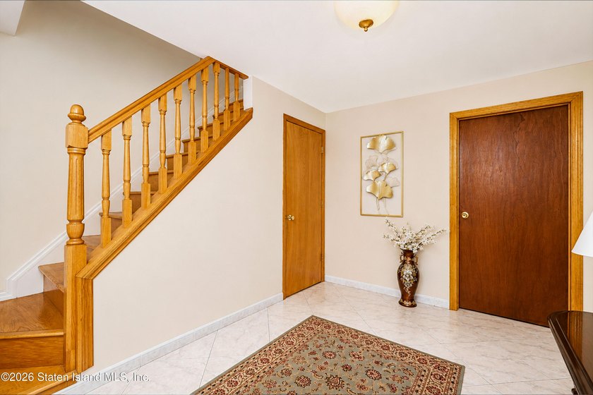 Just move right in! This one family semi-attached home in Great - photo 5