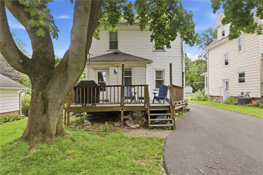 Welcome home to this adorable colonial in Brighton with Penfield - photo 31