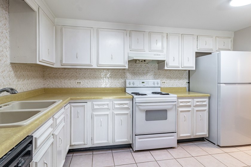 Bright, south-facing and ideally located, this thoughtfully - photo 6