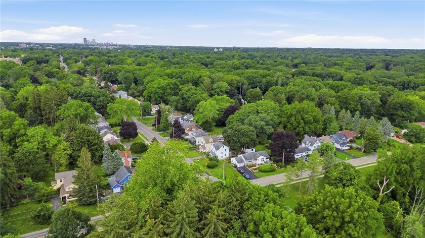 Welcome home to this adorable colonial in Brighton with Penfield - photo 41