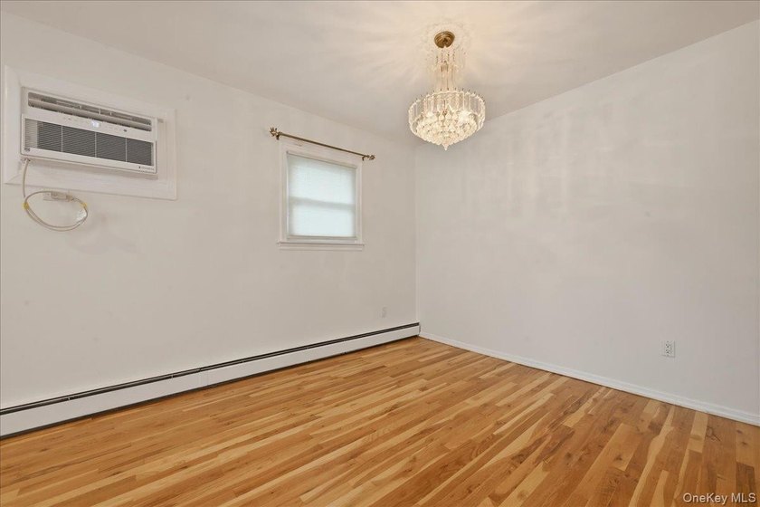 Beautifully maintained high-ranch home featuring 4 bedrooms and - photo 9