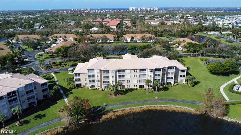 Welcome to Heritage Cove, one of Fort Myers' premier 55+ gated - photo 20
