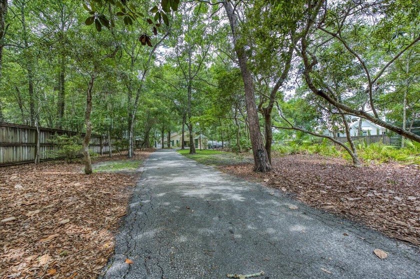 Waterfront 3BR/2BA cottage with stunning bayou views from almost - photo 5