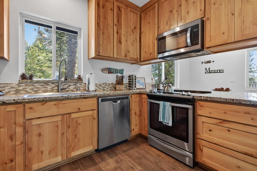 Welcome to your newly constructed Lake Almanor West cabin-where - photo 12