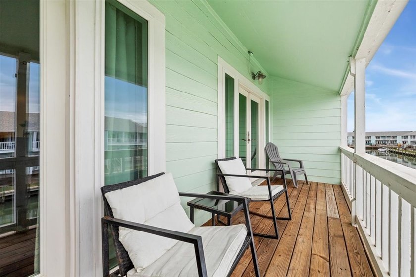 Waterfront Living at Key Allegro! This beautifully updated - photo 17