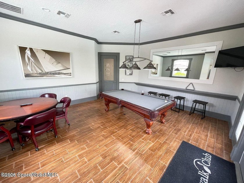 Shows like NEW very desirable 3 bedroom 2.5 bathroom spacious - photo 27